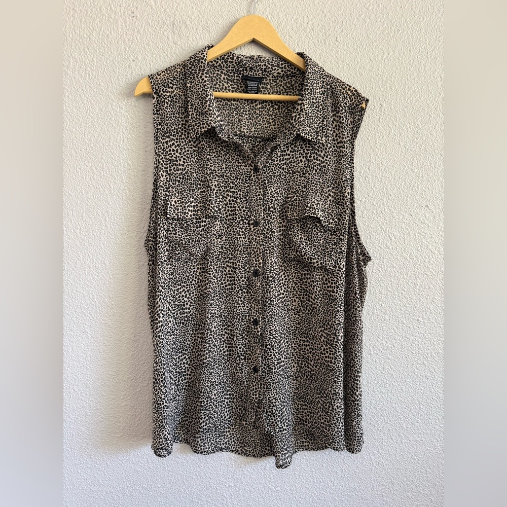 Torrid Button Front Sleeveless Leopard‎ Print Blouse Size 3(22/24) EUC